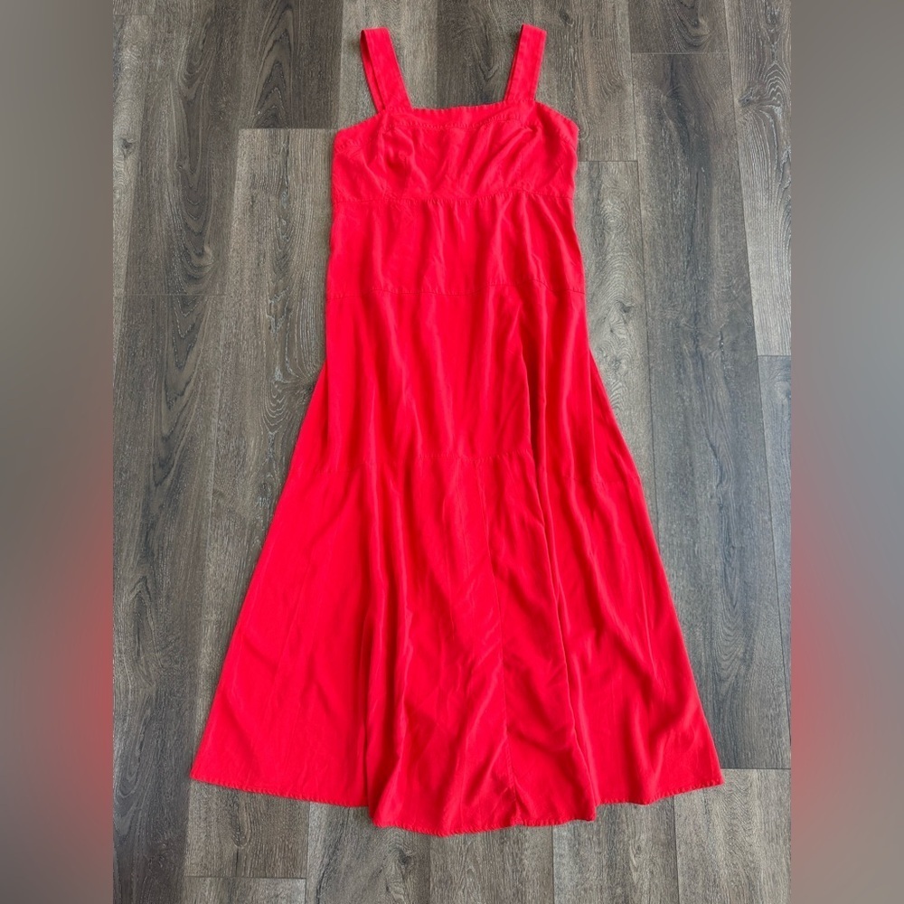 Vince Camuto Dress.  Women’s size 1X, red maxi dress.  Great used condition.